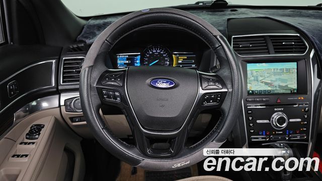 Ford Explorer 2.3 Limited 4WD 5th 2018 — фото 16
