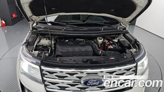Ford Explorer 2.3 Limited 4WD 5th 2018 — фото 24