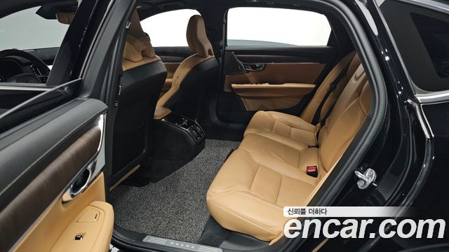 Volvo S90 B6 AWD Ultimate Bright 2023 — фото 16