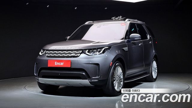 Land Rover Discovery 5 3.0 TD6 HSE Luxury 2017 — фото 1