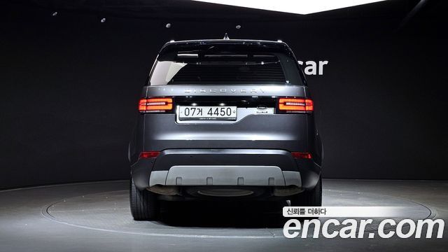 Land Rover Discovery 5 3.0 TD6 HSE Luxury 2017 — фото 4