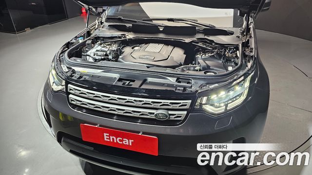 Land Rover Discovery 5 3.0 TD6 HSE Luxury 2017 — фото 6