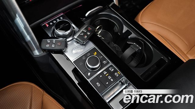Land Rover Discovery 5 3.0 TD6 HSE Luxury 2017 — фото 9