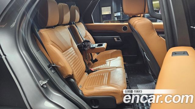 Land Rover Discovery 5 3.0 TD6 HSE Luxury 2017 — фото 12