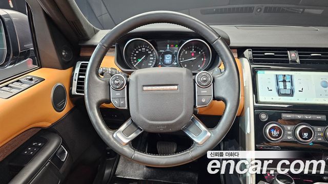 Land Rover Discovery 5 3.0 TD6 HSE Luxury 2017 — фото 13