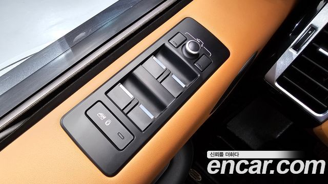 Land Rover Discovery 5 3.0 TD6 HSE Luxury 2017 — фото 16