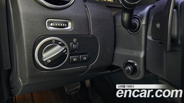 Land Rover Discovery 4 3.0 SDV6 HSE 2015 — фото 17