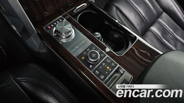 Land Rover Range Rover (IV) 4.4 SDV8 AB LWB DIESEL 2016 — фото 9