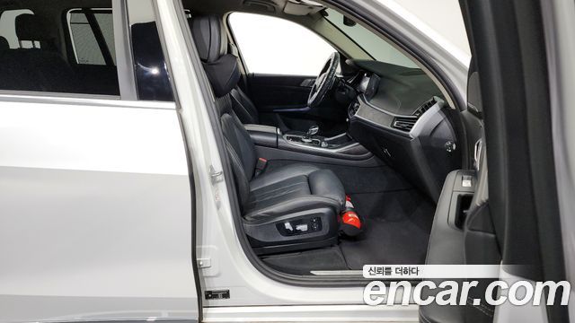 BMW X7 (G07) xDrive 40i Design Pure Excellence 7-Seater 2021 — фото 11