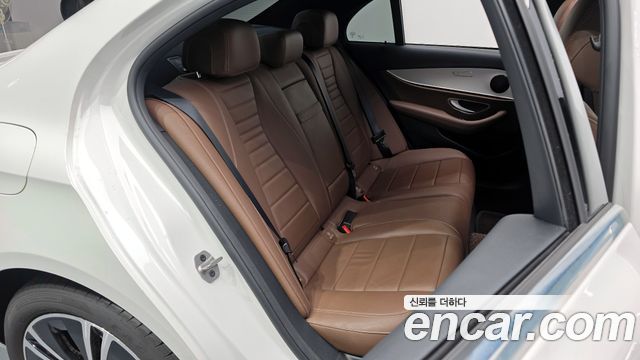 Mercedes-Benz E-Class (W213) E250 Avantgarde 2021 — фото 12