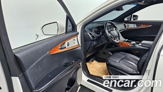 Lincoln Nautilus (I) 2.7 Reserve AWD 2019 — фото 10