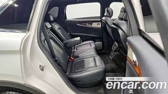 Lincoln Nautilus (I) 2.7 Reserve AWD 2019 — фото 11