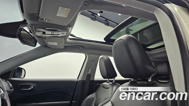 Jeep Compass (II) 2.4 Limitied AWD 2018 — фото 14
