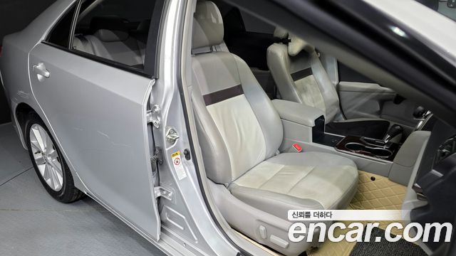 Toyota Camry 3.5 2013 — фото 12