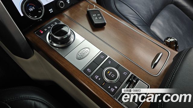 Land Rover Range Rover (IV) 4.4 SDV8 AB DIESEL 2018 — фото 9