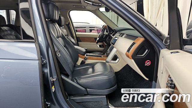 Land Rover Range Rover (IV) 4.4 SDV8 AB DIESEL 2018 — фото 11