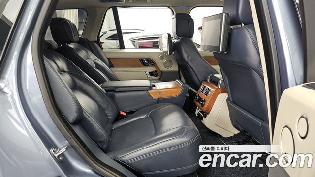 Land Rover Range Rover (IV) 4.4 SDV8 AB DIESEL 2018 — фото 12