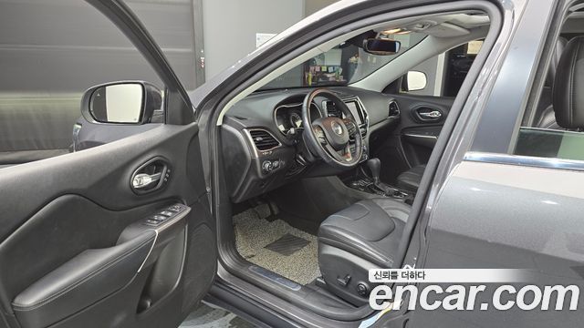 Jeep Cherokee (KL) 2.4 Limited AWD 2021 — фото 10