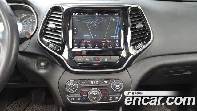 Jeep Cherokee (KL) 2.4 Limited AWD 2021 — фото 16