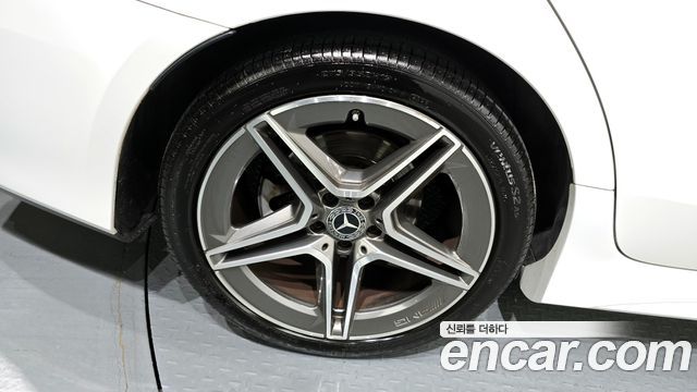 Mercedes-Benz CLS-Class (C257) CLS300d AMG Line 2019 — фото 5