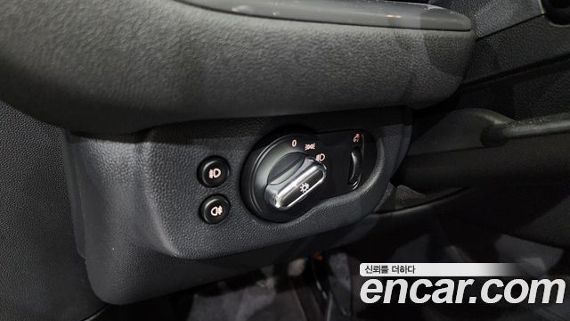 MINI Cooper D Clubman Standard 2nd 2019 — фото 14