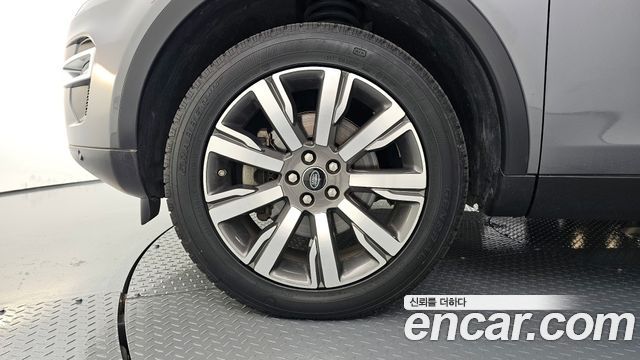 Land Rover Discovery Sport 2.0 TD4 HSE Luxury 2017 — фото 5