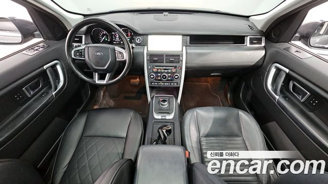 Land Rover Discovery Sport 2.0 TD4 HSE Luxury 2017 — фото 7