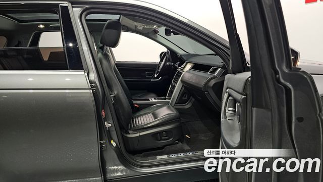 Land Rover Discovery Sport 2.0 TD4 HSE Luxury 2017 — фото 11