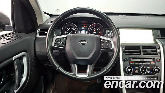 Land Rover Discovery Sport 2.0 TD4 HSE Luxury 2017 — фото 13