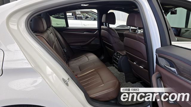 BMW 5 Series (G30) 520i M Sport 2020 — фото 12
