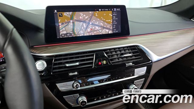 BMW 5 Series (G30) 520i M Sport 2020 — фото 14