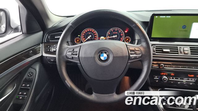BMW 5 Series (F10) 528i xDrive 2013 — фото 13