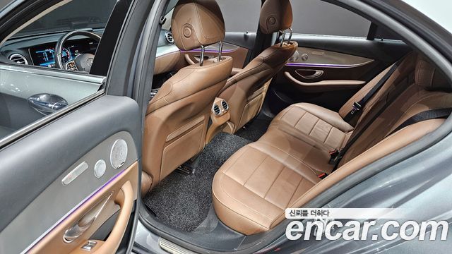 Mercedes-Benz E-Class (W213) E300 AMG Line 2019 — фото 12