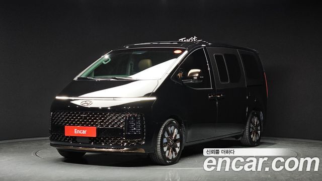 Hyundai Staria 4WD Lounge 9-Seater Inspiration 2023 — фото 1