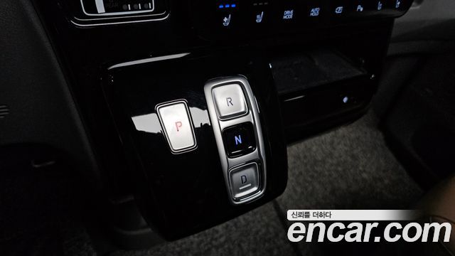 Hyundai Staria 4WD Lounge 9-Seater Inspiration 2023 — фото 9