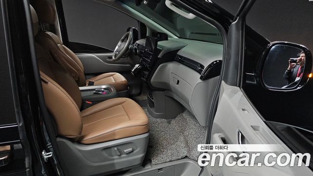Hyundai Staria 4WD Lounge 9-Seater Inspiration 2023 — фото 10