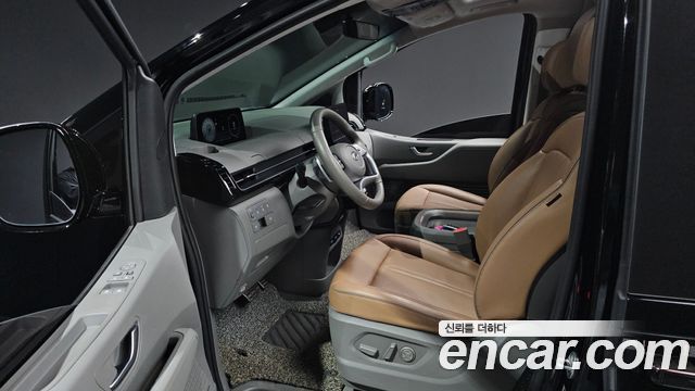 Hyundai Staria 4WD Lounge 9-Seater Inspiration 2023 — фото 11