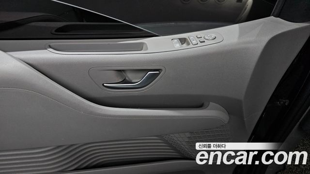 Hyundai Staria 4WD Lounge 9-Seater Inspiration 2023 — фото 17