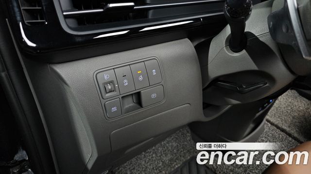 Hyundai Staria 4WD Lounge 9-Seater Inspiration 2023 — фото 18