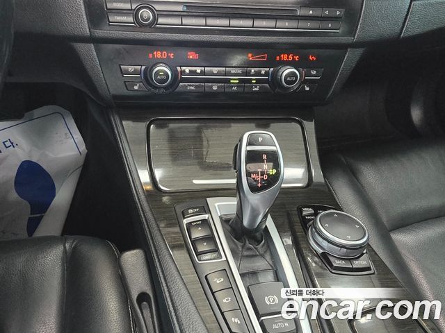 BMW 5 Series (F10) 528i xDrive Luxury 2015 — фото 19