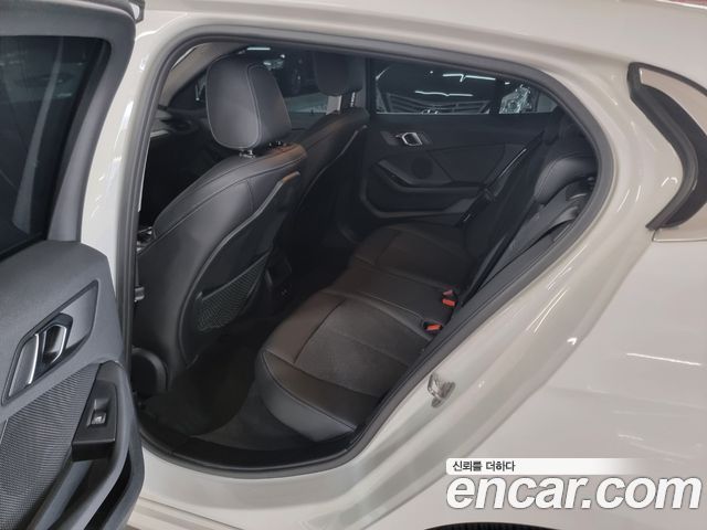 BMW 1 Series (F40) 118d Joy 2021 — фото 15