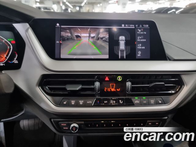 BMW 1 Series (F40) 118d Joy 2021 — фото 20