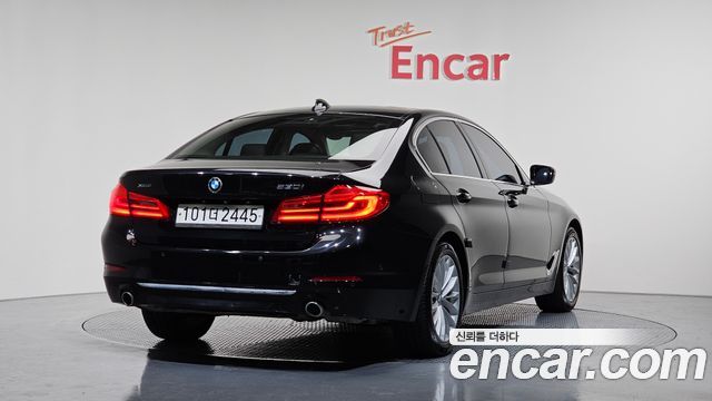 BMW 5 Series (G30) 530i xDrive Luxury Plus 2019 — фото 2