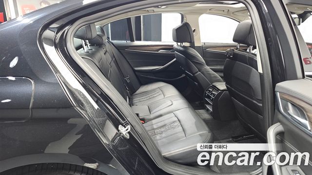 BMW 5 Series (G30) 530i xDrive Luxury Plus 2019 — фото 12