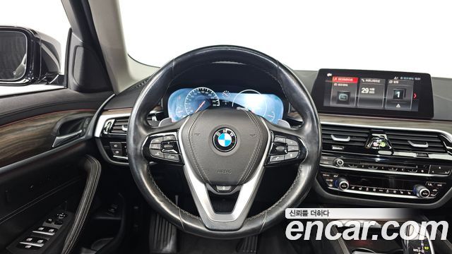 BMW 5 Series (G30) 530i xDrive Luxury Plus 2019 — фото 13