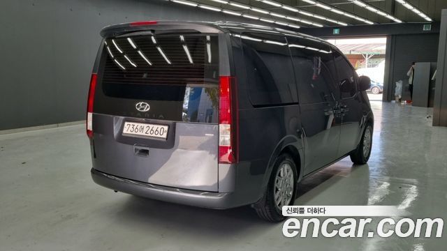 Hyundai Staria 4WD Tourer 11-Seater Modern 2022 — фото 2