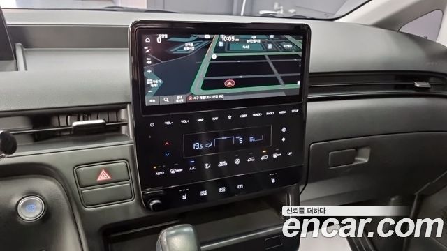 Hyundai Staria 4WD Tourer 11-Seater Modern 2022 — фото 16