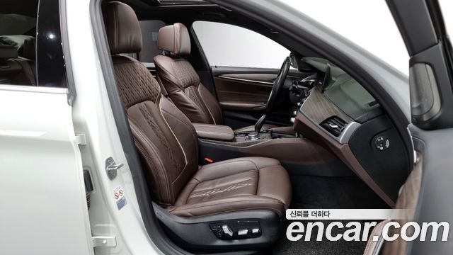 BMW 5 Series (G30) 520i M Sport 2020 — фото 11