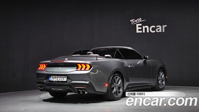 Ford Mustang (VII) 2.3 Ecoboost Premium Convertible 2024 — фото 2