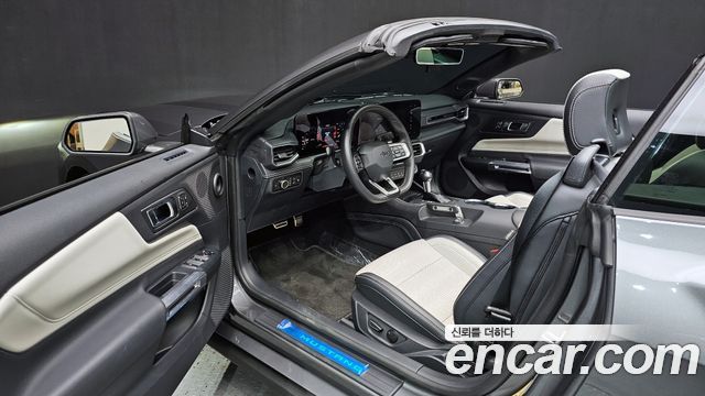 Ford Mustang (VII) 2.3 Ecoboost Premium Convertible 2024 — фото 10